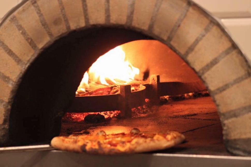 Pizza-four-la-trattoria-barchon