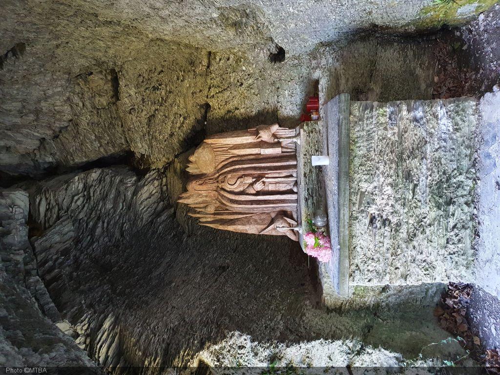 Cugnon Grotte St Remacle statue mars 20 AV (3).jpg