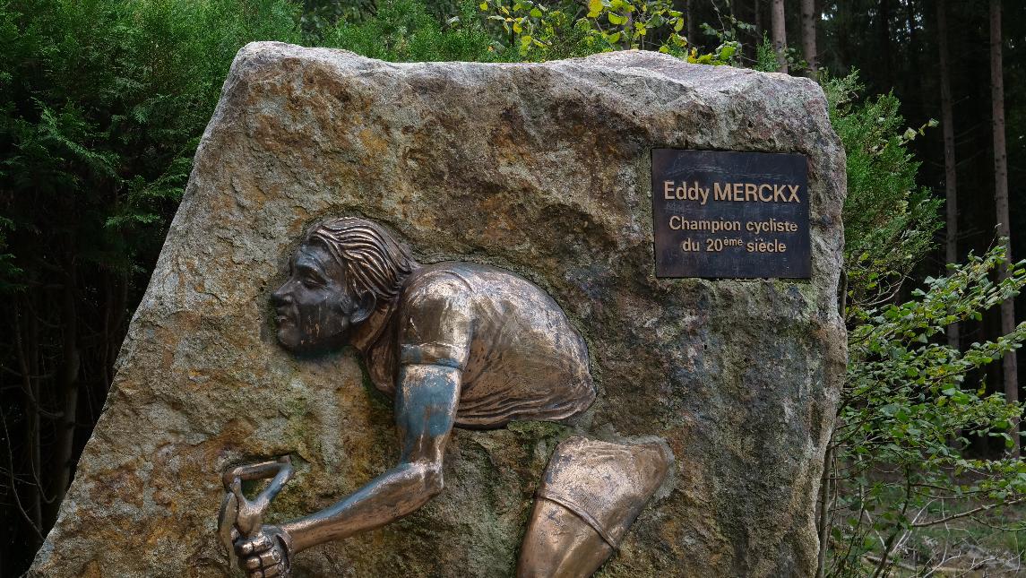 Stele-eddy-merckx-stockeu-cyclisme (9)