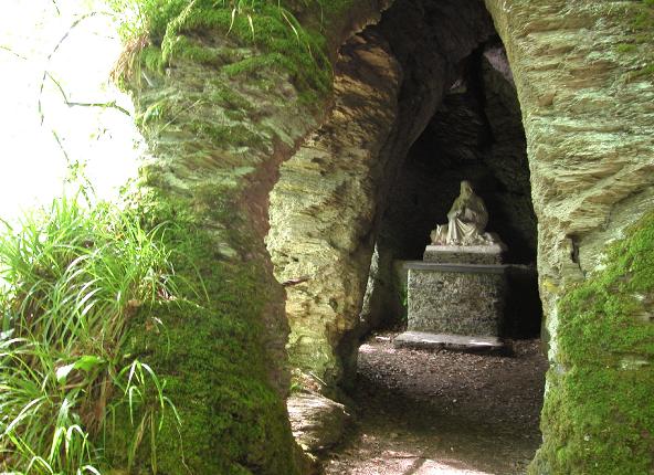 Cugnon - Ancienne statue Grotte St Remacle (Christel François) (2)